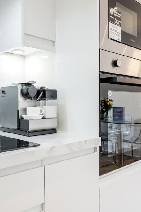 Villa House 10 Mins To Tower Bridge Hot Tub & Parking à Londres Extérieur photo